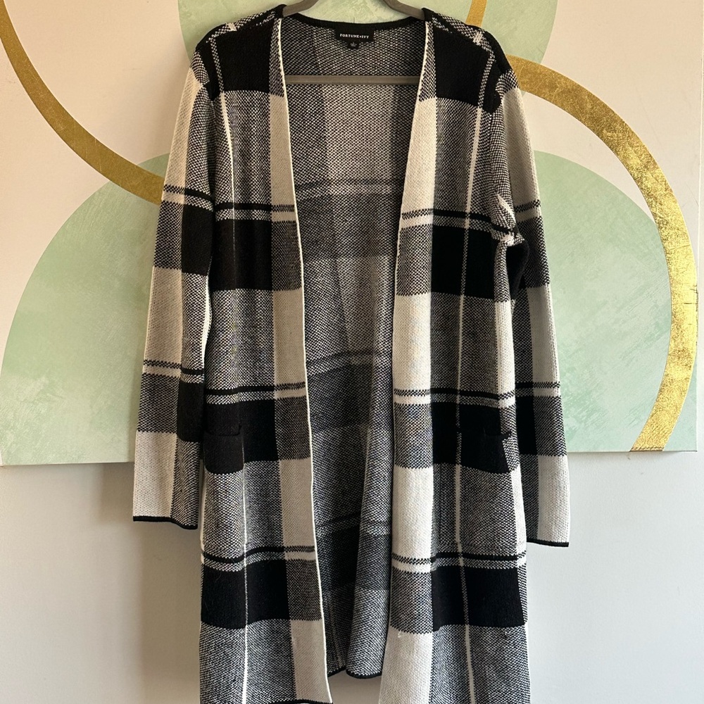 Women's Black and White Plaid Sweater